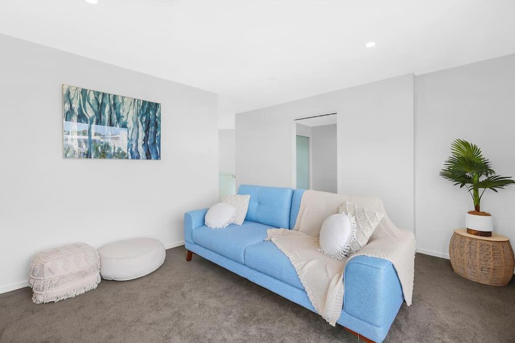 Canal Bliss 4br Waterfront Hope Island Apartment