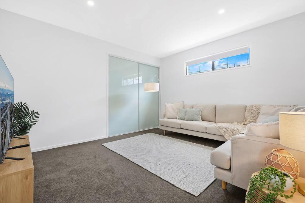 Canal Bliss 4br Waterfront Hope Island Apartment *